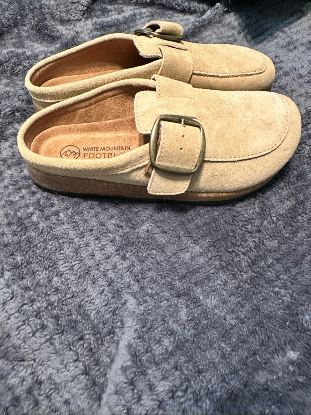White Mountain Footbeds Beige Suede Buckle Slip-On Shoes for Women size 8.5 - Picture 3 of 12